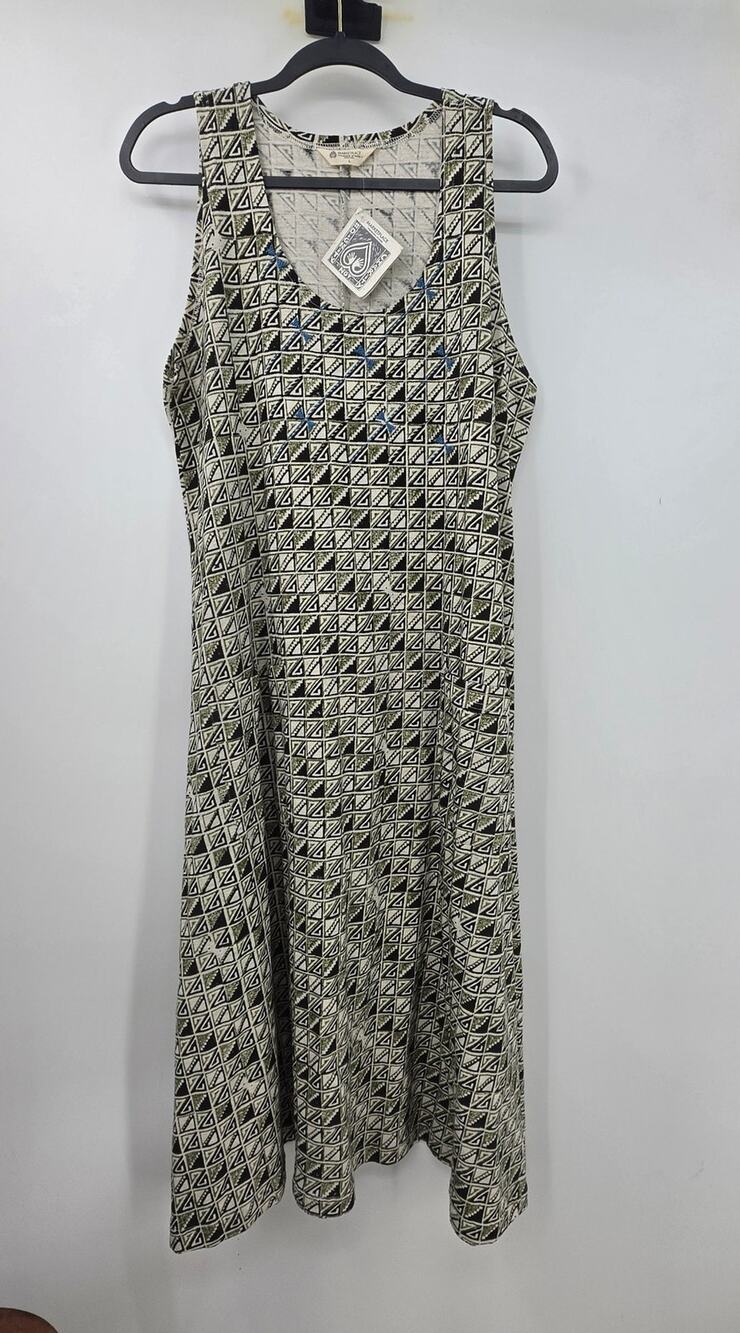 New NWT Marketplace Sleeveless Midi Dress Size Large Black Green